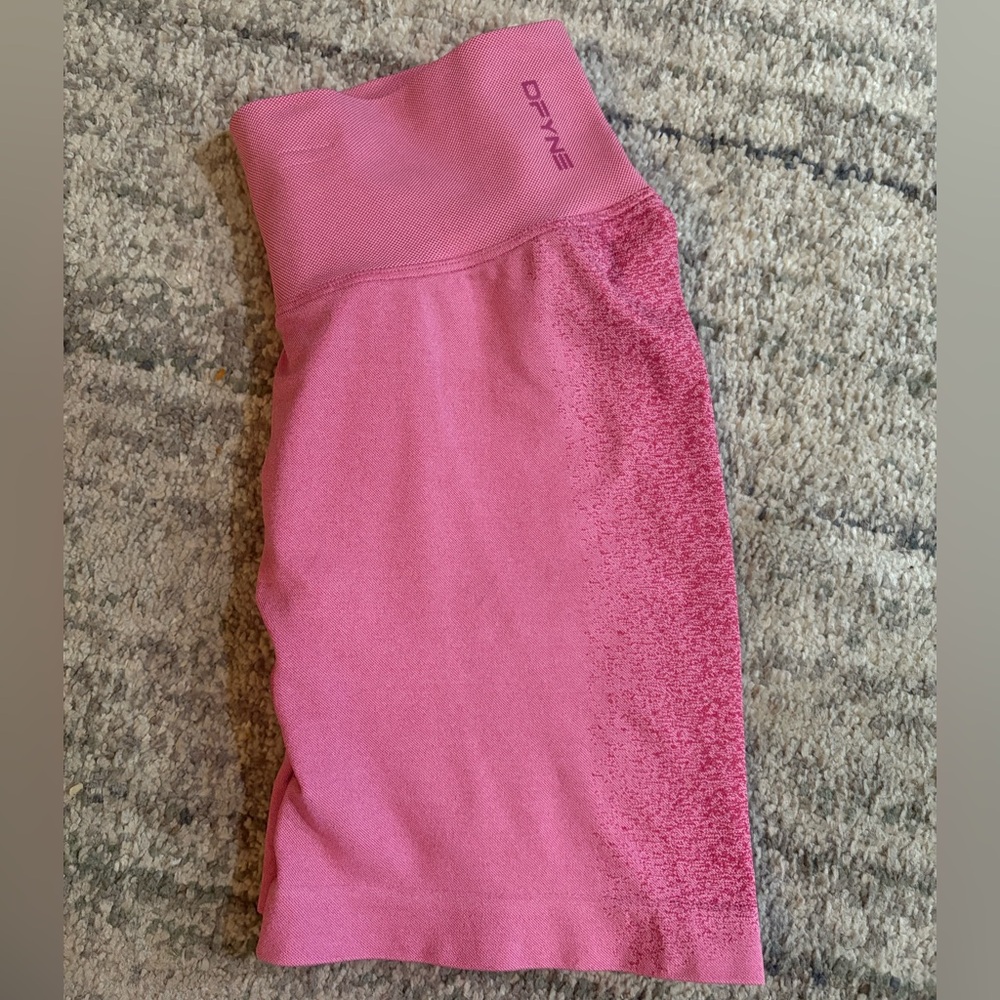 DFYNE Ignite Shorts 4.5” Flamingo Pink
